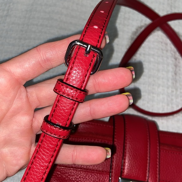 Like new Tignanello Crossbody Turnlock Bag - Picture 10 of 16